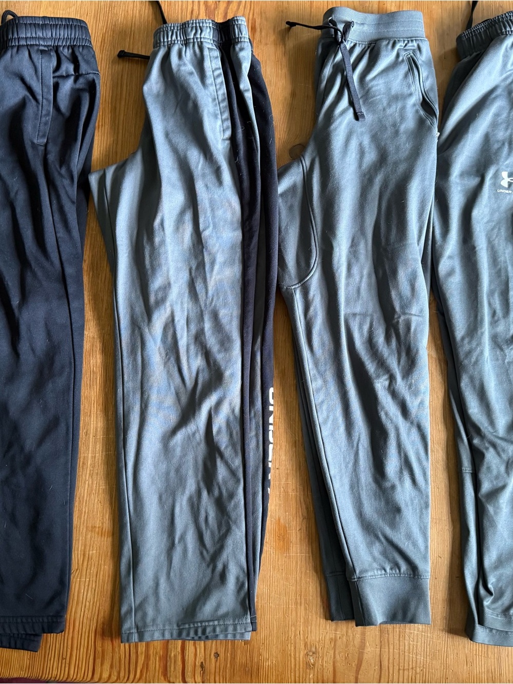 Under Armour Kids' Gray Athletic Jogger Pants lot size large (10-12)
